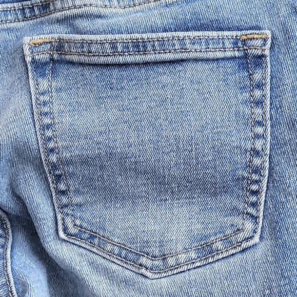 Old Navy Girls Karate Slim Built in Tough Distressed Jeans ‎ Stretch Size 8 Plus - Picture 3 of 9